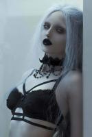 NEW WITCH EBONY BRA Soutien gorge noir avec sangles et dentelle, Ebony bra KILLSTAR, gothique sexy