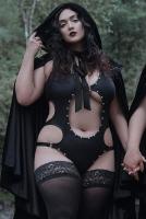 NEW WITCH Vesta Studded Bodysuit Body noir satin avec sangles  clous et ouvertures, KILLSTAR, glam rock sexy fetish